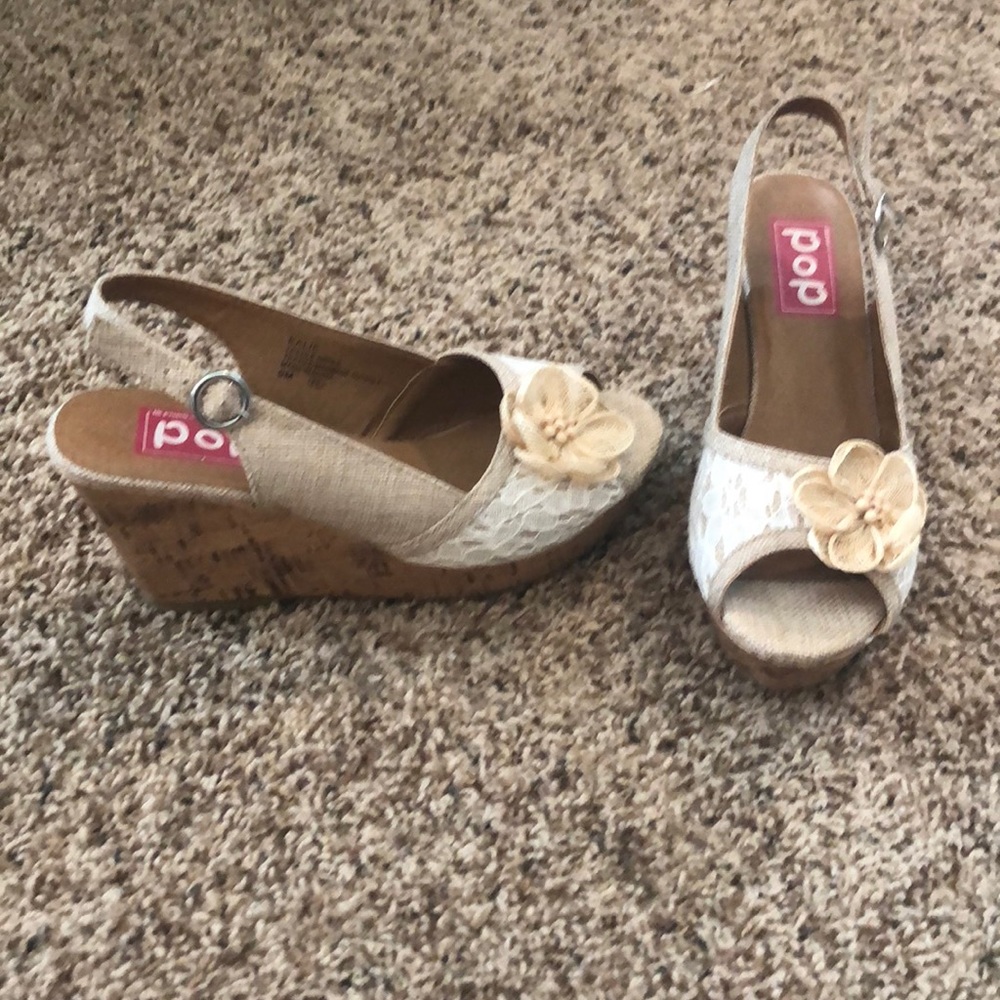 Super cute wedges!